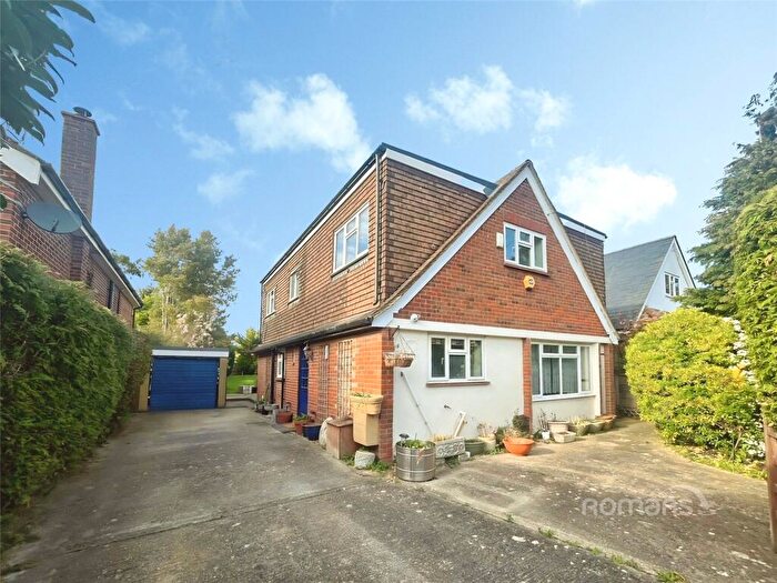 4 Bedroom Bungalow To Rent In Havelock Road, Maidenhead, Berkshire, SL6