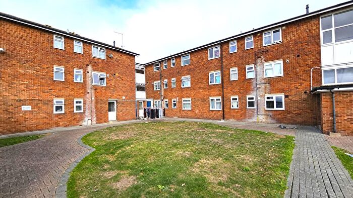 2 Bedroom Flat For Sale In Edenbridge Drive, Sheerness, ME12