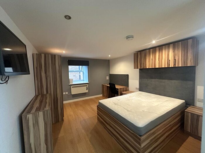 1 Bedroom Apartment To Rent In Kirkgate, Huddersfield, HD1
