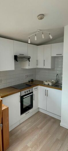 1 Bedroom Flat To Rent In Hare Lane, AL10