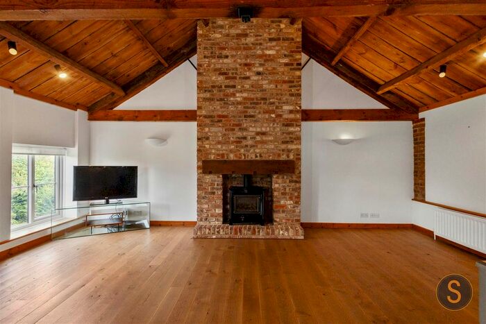4 Bedroom Barn Conversion For Sale In Bedford Road, Houghton Regis, Dunstable, LU5