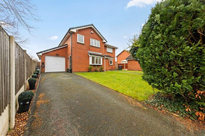 3 Bedroom Semi Detached House For Sale In Flaxley Close, Birchwood, WA3