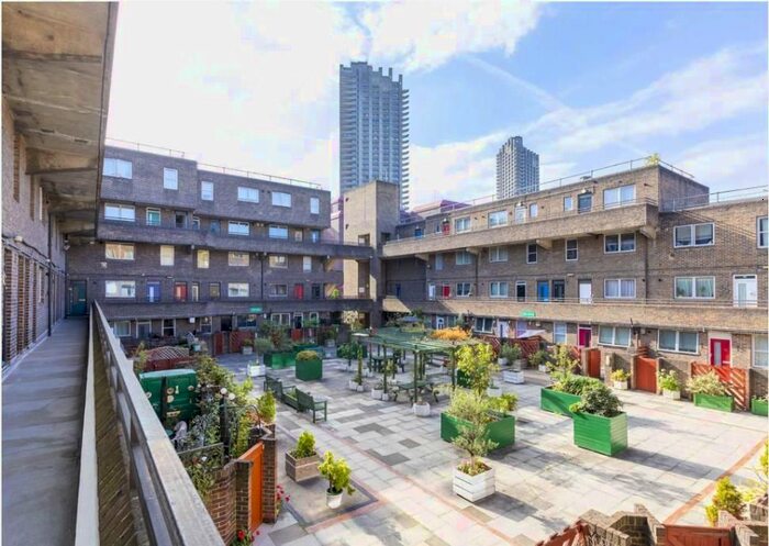 2 Bedroom Flat To Rent In Lamb's Passage, London, EC1Y