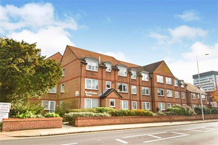 1 Bedroom Retirement Property To Rent In Homeheather House, Beehive Lane, Ilford, IG4