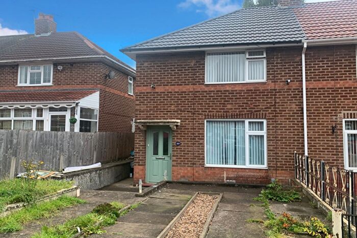 3 Bedroom Semi-Detached House To Rent In Tanfield Road, Stechford, Birmingham, B33