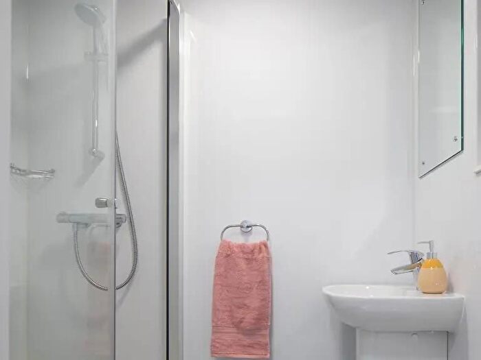 Studio To Rent In Cliveland Street, Birmingham, B19