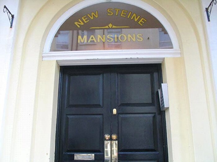 2 Bedroom Flat To Rent In Devonshire Place, Brighton, BN2