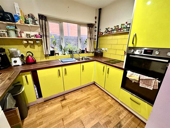 2 Bedroom Flat To Rent In Denby Street, Sheffield, S2