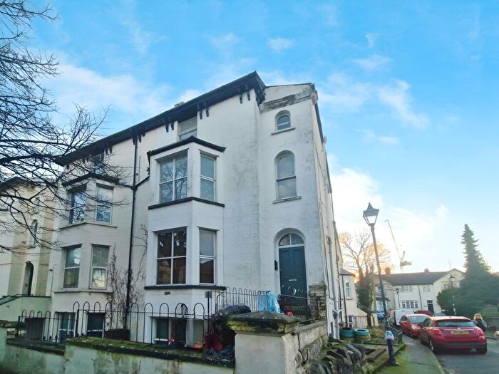 2 Bedroom Apartment To Rent In Wordsworth Avenue, CF24