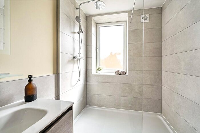 1 Bedroom Flat To Rent In Windsor Way, Aldershot, Hampshire, GU11