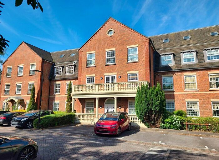 2 Bedroom Flat For Sale In Newitt Place, Bassett Avenue, SO16