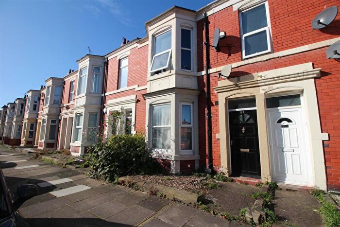 3 Bedroom Flat To Rent In Newlands Road, Jesmond, Newcastle Upon Tyne, NE2