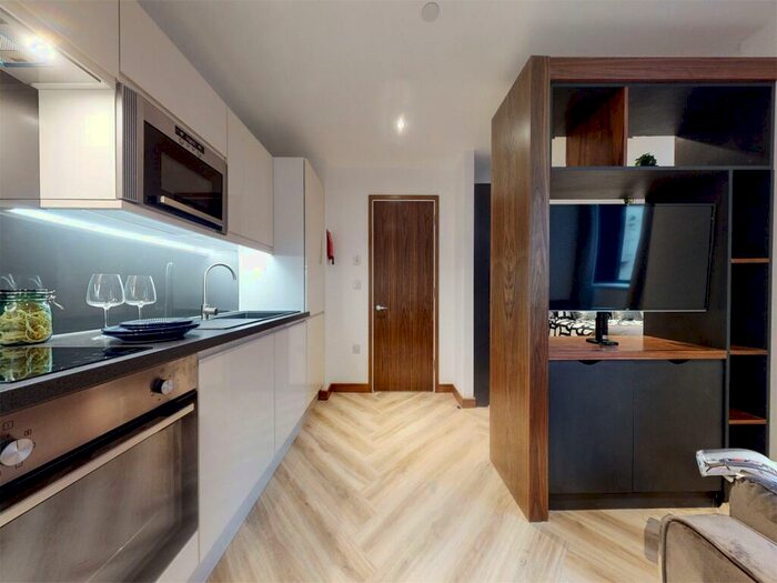 Apartment To Rent In Apt, Live Oasis Deansgate #, M2