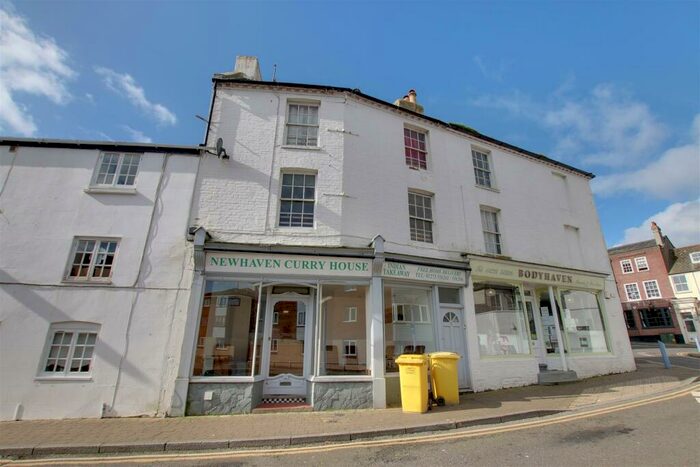2 Bedroom Flat To Rent In Chapel Street Newhaven East Sussex, BN9