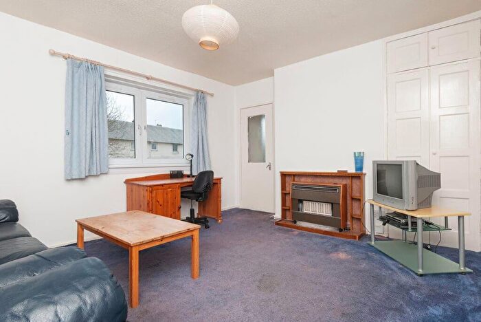 2 Bedroom Flat To Rent In L – Summertrees Court, Edinburgh, EH16