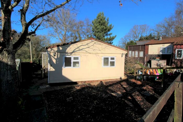 2 Bedroom Park Home To Rent In Ideal Park Homes, Bishopstoke Lane, Eastleigh, Hampshire, SO50