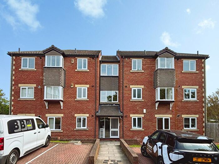 2 Bedroom Flat For Sale In Allingham Court, Newcastle Upon Tyne, NE7