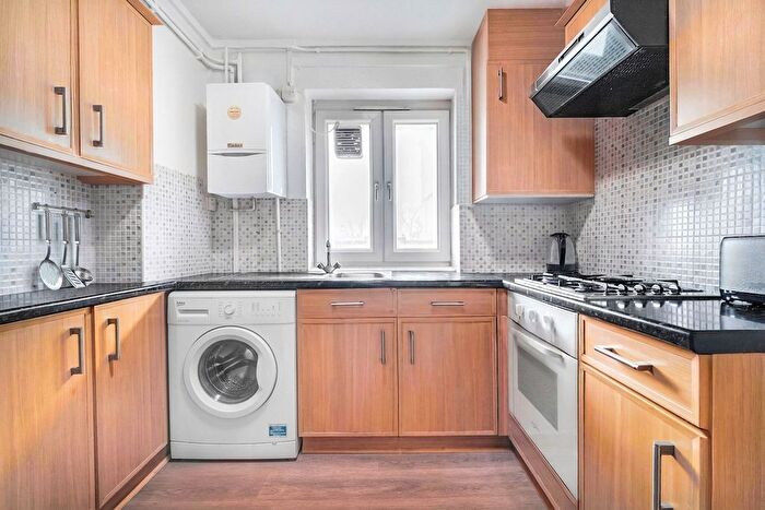 3 Bedroom Flat To Rent In Stafford Cripps House, Clem Attlee Court, Fulham, London, SW6
