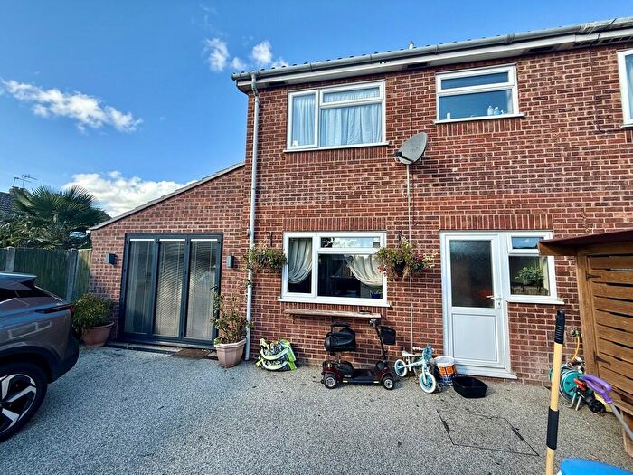 3 Bedroom End Of Terrace House For Sale In Fern Gardens, Belton, Great Yarmouth, NR31