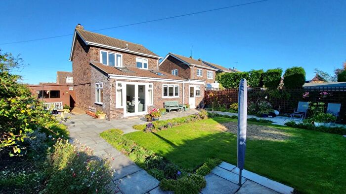 3 Bedroom Link Detached House For Sale In Buttermere Place, Gunthorpe, Peterborough, PE4