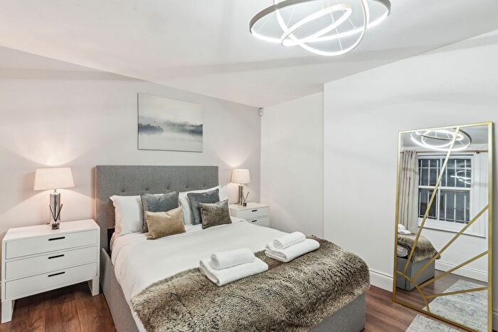 2 Bedroom Flat To Rent In Philbeach Gardens, London, SW5