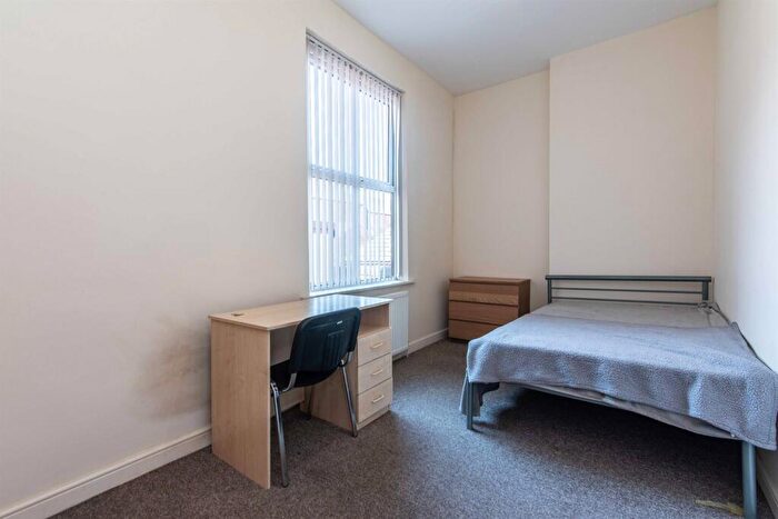 3 Bedroom Apartment To Rent In Noel Street, NG7