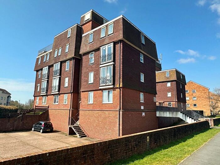 1 Bedroom Flat To Rent In Balcombe Court, Balcombe Road, Peacehaven, BN10