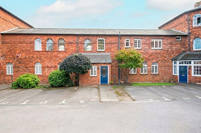 2 Bedroom Flat For Sale In Irthlingborough Road, Wellingborough, NN8