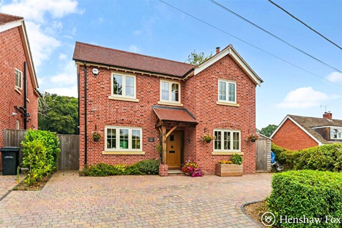 3 Bedroom Detached House For Sale In Crampmoor Lane, Crampmoor, Romsey, Hampshire, SO51