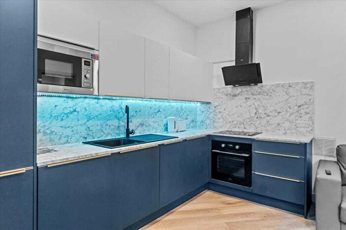 3 Bedroom Apartment To Rent In Seaton Avenue, Plymouth, PL4