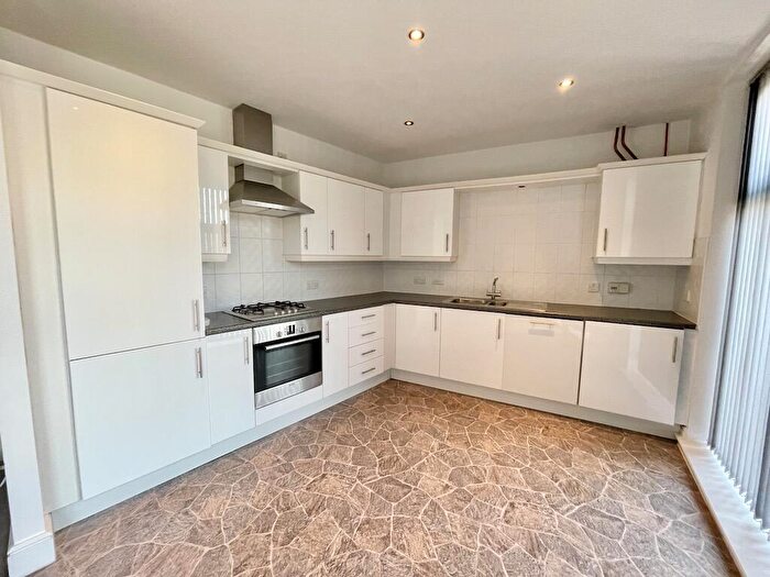 2 Bedroom Apartment To Rent In Stourton - Stewponey Court, DY7