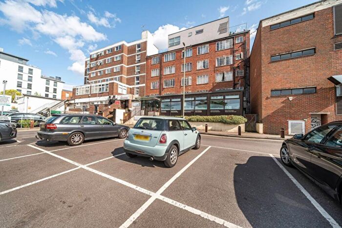 Studio To Rent In High Street, Guildford, GU1