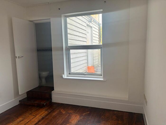 Studio To Rent In High Street, Chatham, ME4