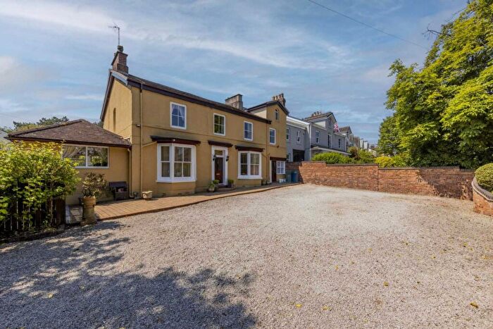 5 Bedroom Property For Sale In Uttoxeter Road, Blythe Bridge, ST11