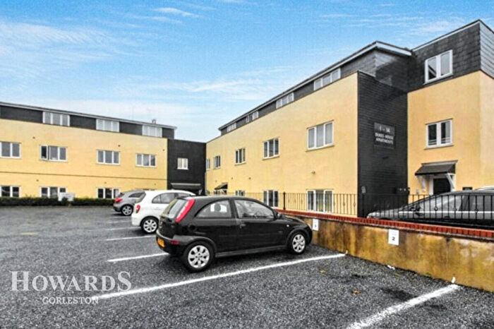 2 Bedroom Flat For Sale In Duke Road, Gorleston, NR31
