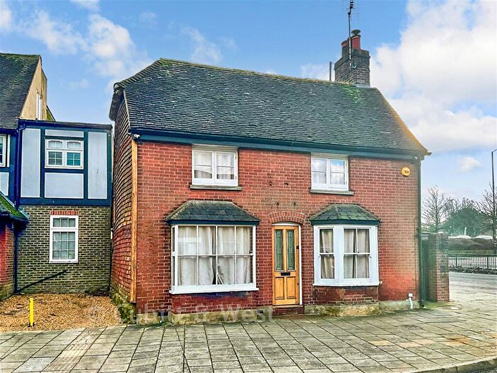 2 Bedroom Character Property For Sale In Ifield Road, Crawley, West Sussex, RH11