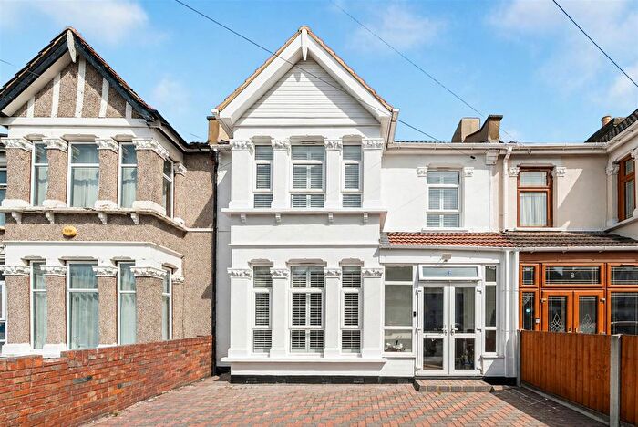 3 Bedroom Property For Sale In Audley Gardens, Seven Kings, IG3