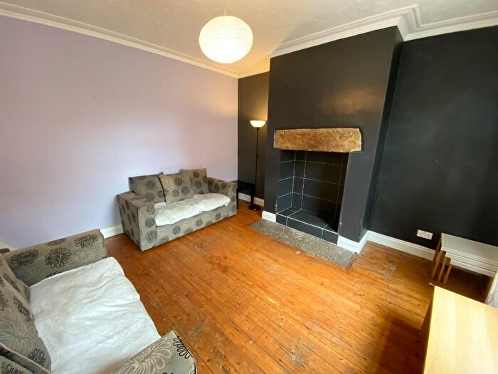 2 Bedroom Terraced House For Sale In Thornville Terrace, Hyde Park, Leeds, LS6
