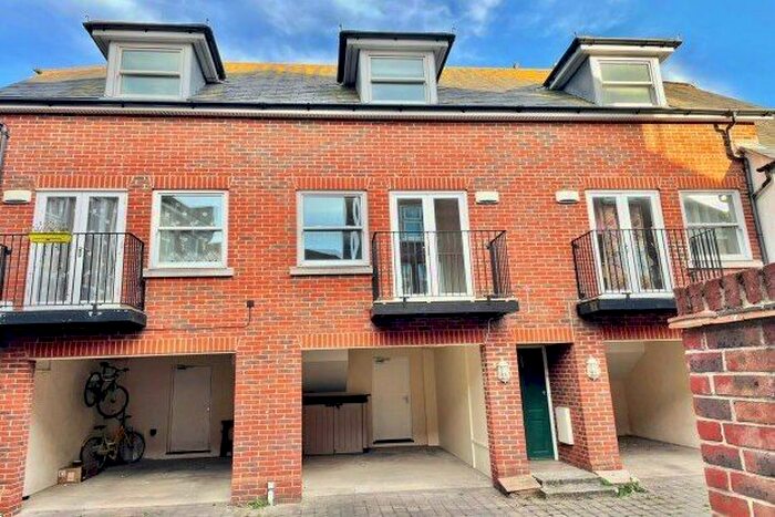 2 Bedroom Town House To Rent In The Mews, Havant, PO9