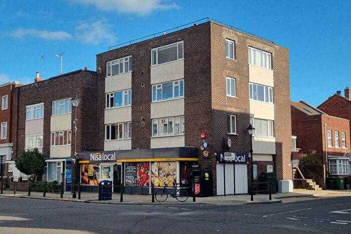 3 Bedroom Flat For Sale In Old Portsmouth, Hampshire, PO1