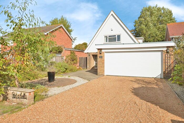 4 Bedroom Detached House For Sale In Blenheim Road, Littlestone, New Romney, Kent, TN28