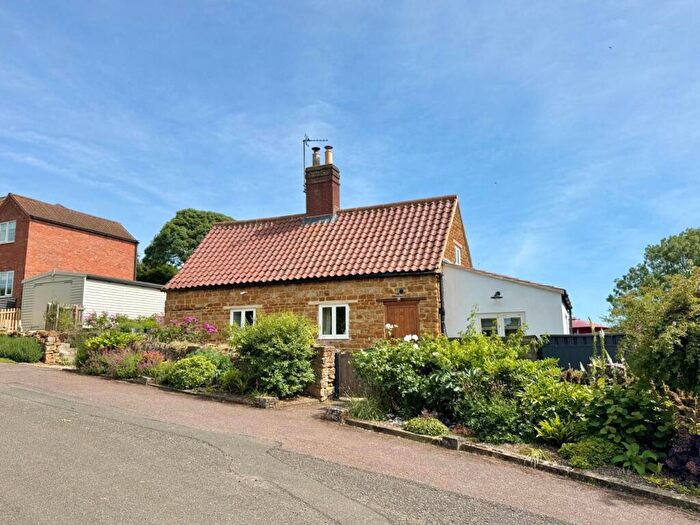 2 Bedroom Detached House For Sale In School Hill, Sproxton, LE14