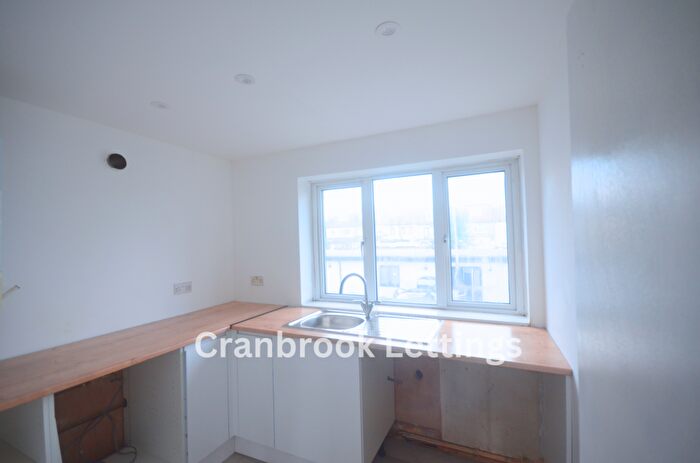 2 Bedroom Flat To Rent In Ilford, IG2