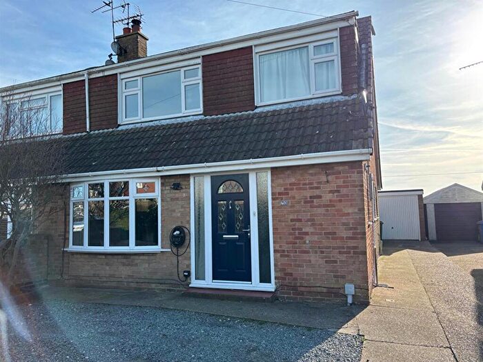 3 Bedroom Semi-Detached Bungalow For Sale In Cawood Crescent, Skirlaugh, HU11