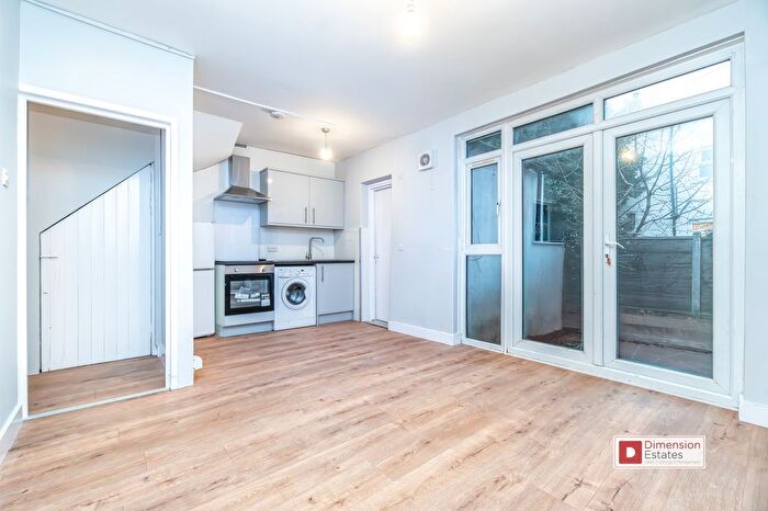 1 Bedroom Flat To Rent In Montague Road, Leytonstone, London, E11