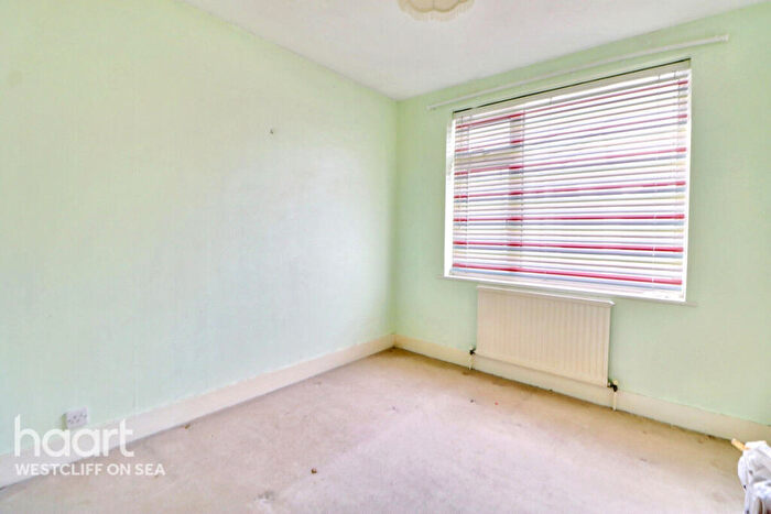 2 Bedroom Semi-Detached Bungalow For Sale In St Georges Drive, Westcliff-On-Sea, SS0