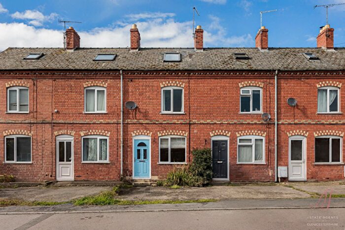 3 Bedroom Terraced House For Sale In Bridgeside, Cainscross, Stroud, GL5