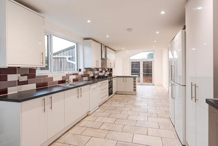 4 Bedroom Semi Detached House To Rent In Cowley Road, Oxford, Ox, OX4