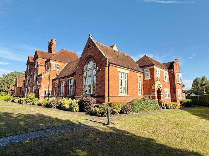 1 Bedroom Apartment For Sale In Walter Bigg Way, Wallingford, OX10