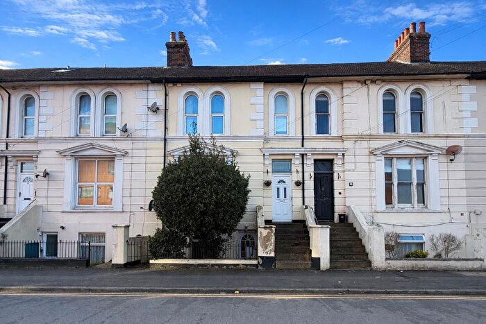 2 Bedroom Flat For Sale In Wellesley Villas, Wellesley Road, Ashford, TN24